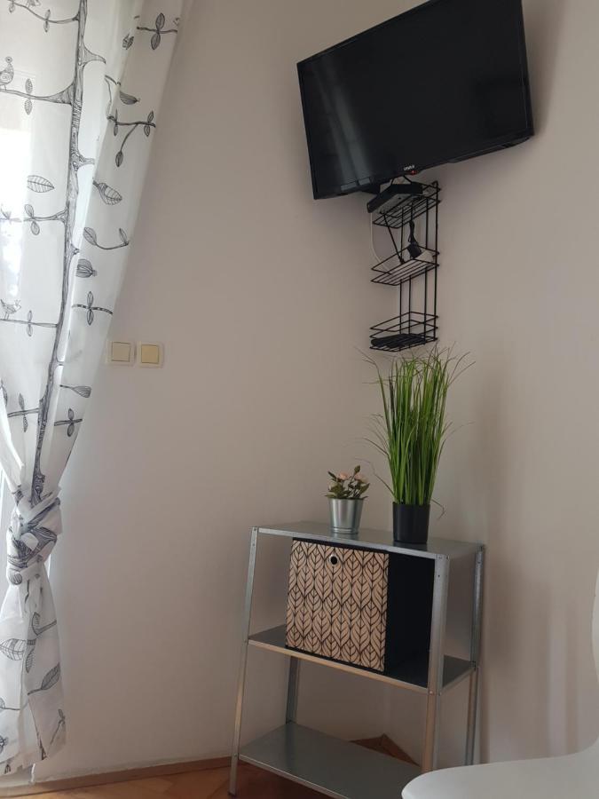 אומיס Apartments Joko מראה חיצוני תמונה