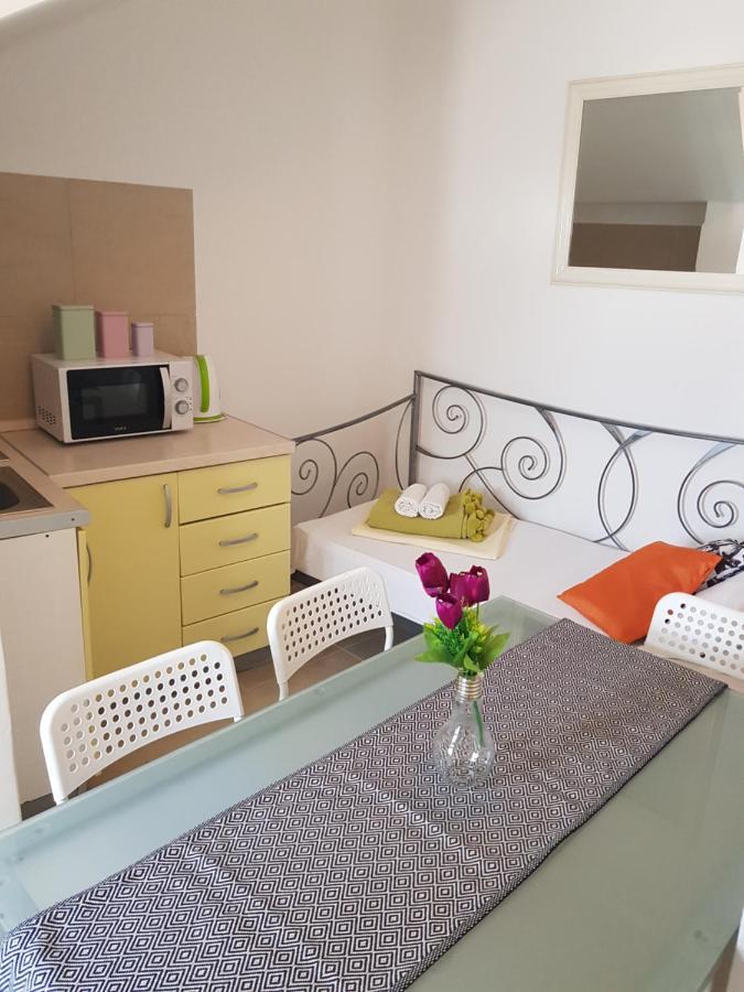 אומיס Apartments Joko מראה חיצוני תמונה