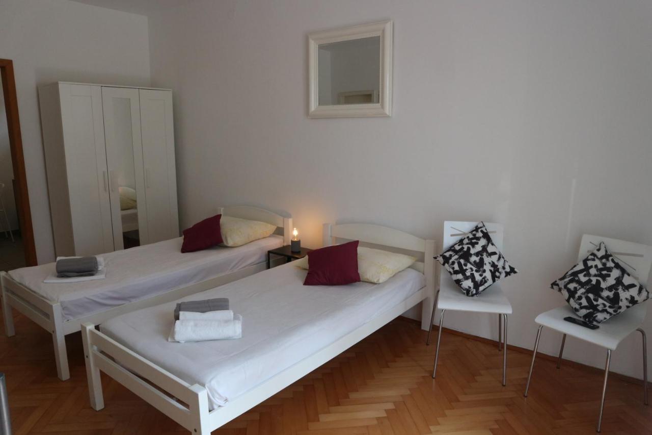 אומיס Apartments Joko מראה חיצוני תמונה