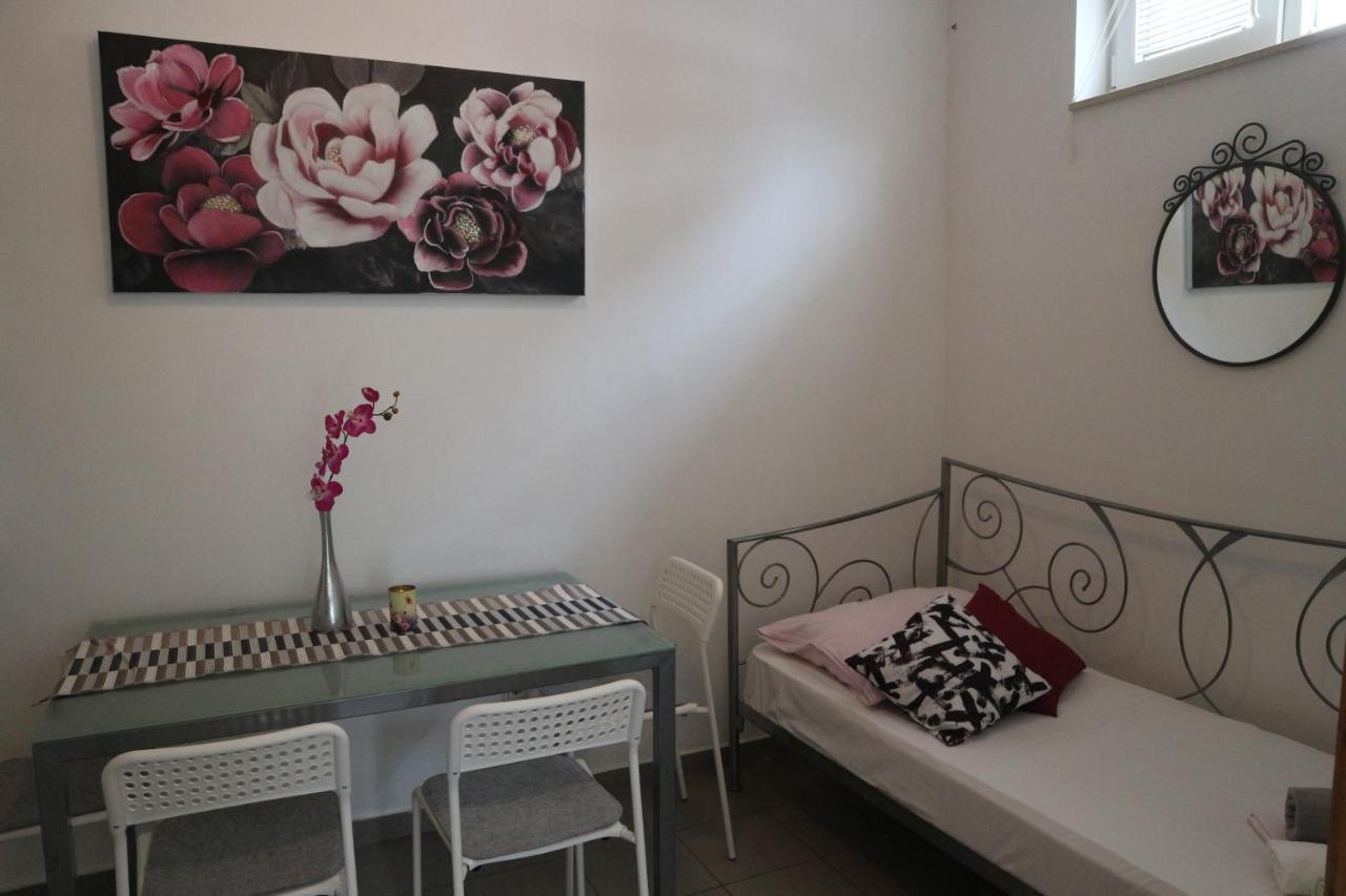 אומיס Apartments Joko מראה חיצוני תמונה