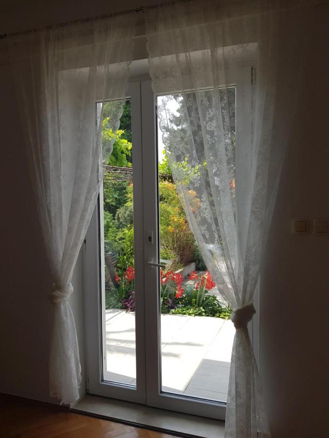 אומיס Apartments Joko מראה חיצוני תמונה