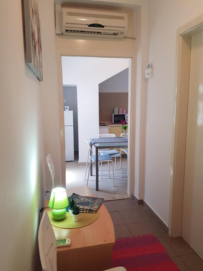אומיס Apartments Joko מראה חיצוני תמונה