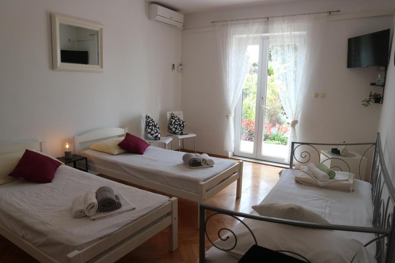 אומיס Apartments Joko מראה חיצוני תמונה
